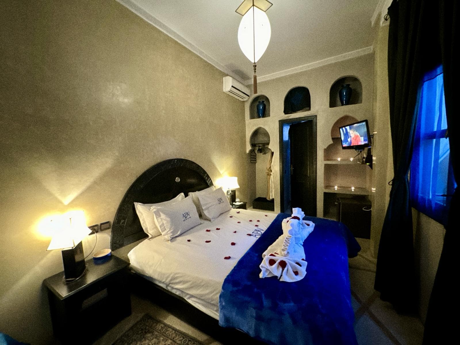 COPERTINA BLU MAJORELLE